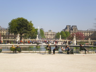 Looking towards the Louvre from the Jardin de Tuileries