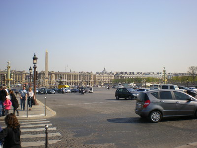 The busy Place de la Concorde