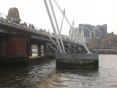 The Hungerford Bridge over the Thames, from Southbank
